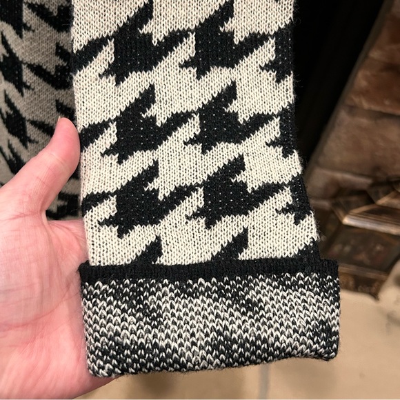 Hannah black and white Houndstooth long Cardigan Duster sweater Size Small - Picture 5 of 6